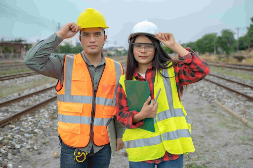 Why High Visibility Clothing is a Non-Negotiable for Worksites